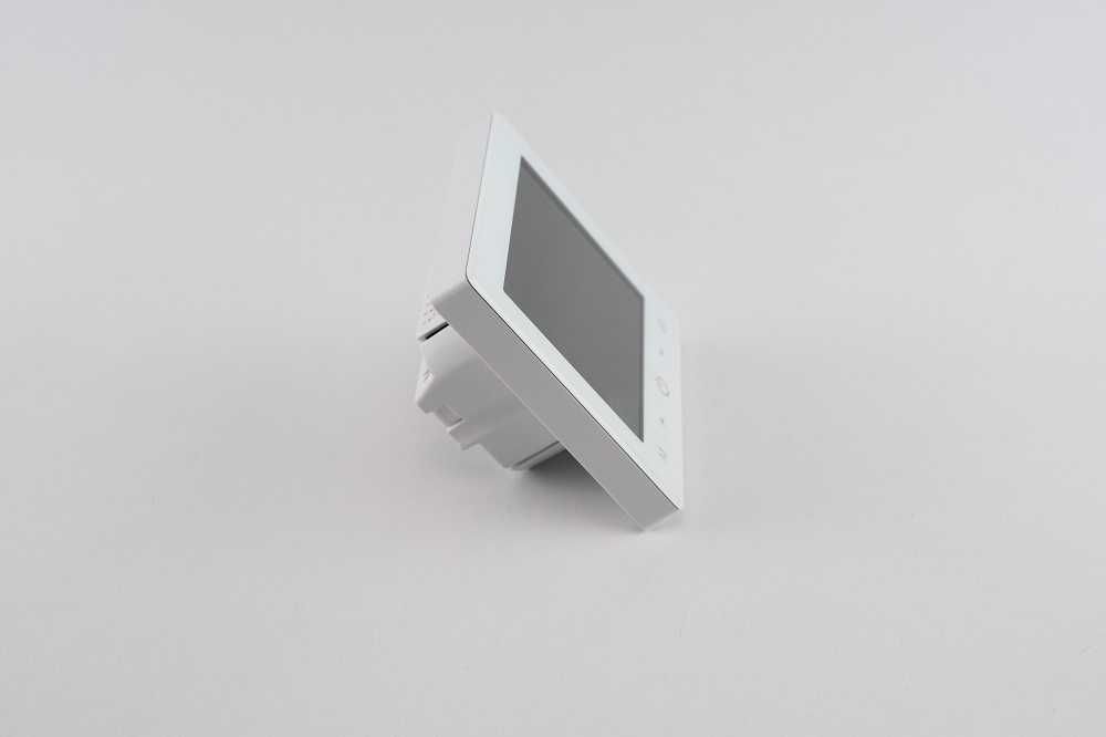 Termostat cu Wi-Fi pentru încălzire in pardoseala