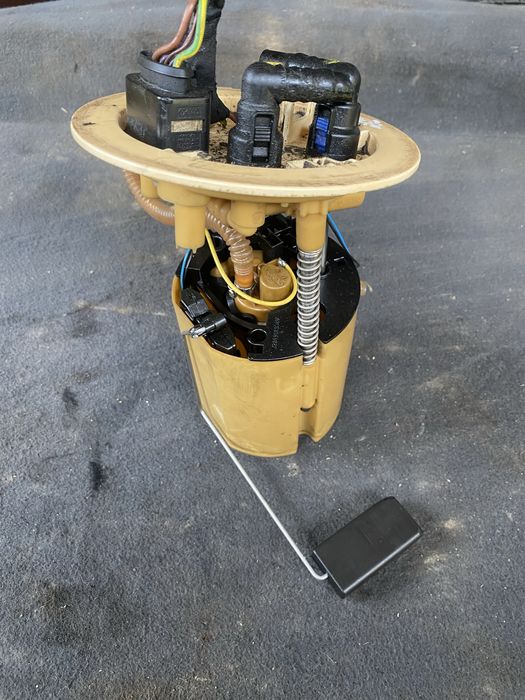 Pompa Motorina Rezervor Audi A6 C6 3.0 TDI v6 Pret 300 lei