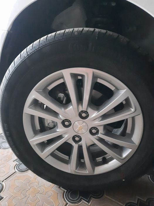 Жана шина салоннан