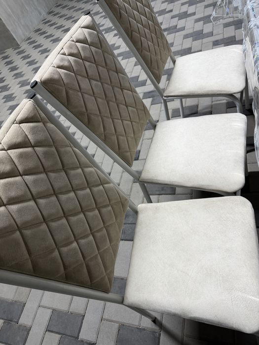 Продам стол чо стульями