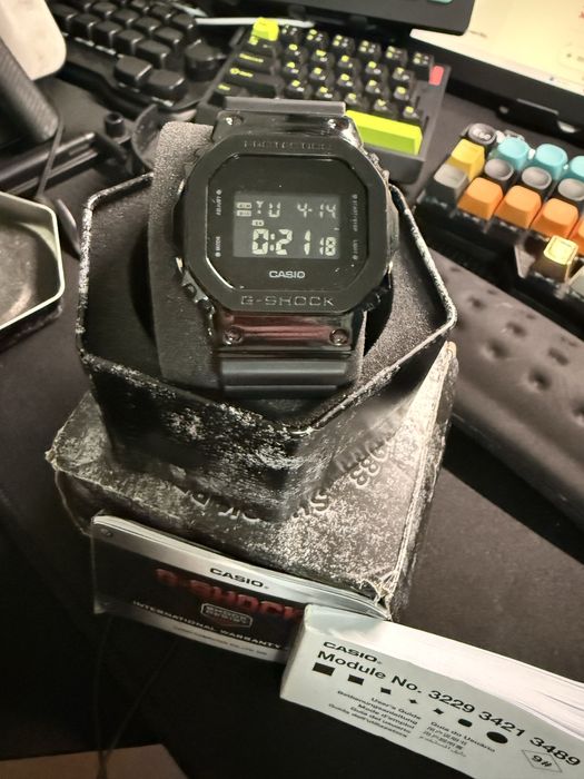 Продам новые часы casio gm 5600