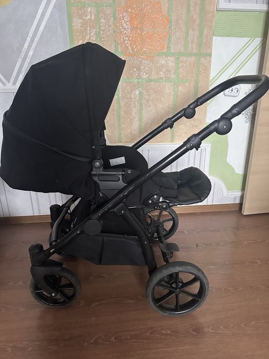Детская коляска 3 в одном