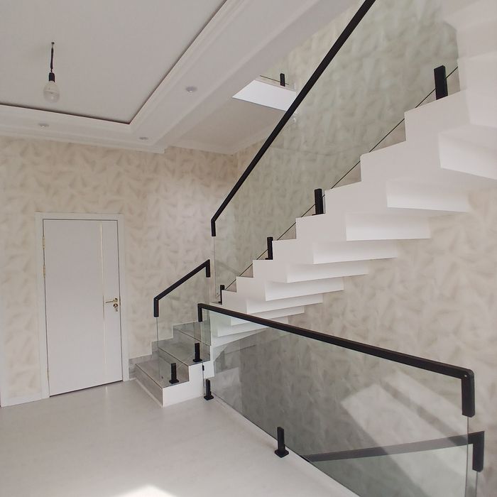 За Мустангом 5 комн 1,5 сотки