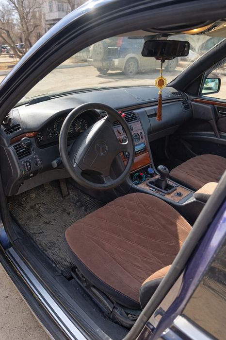 Продам Мерседес 210