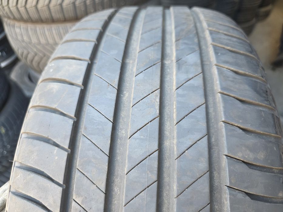 Единични гуми с размер 225 40 18