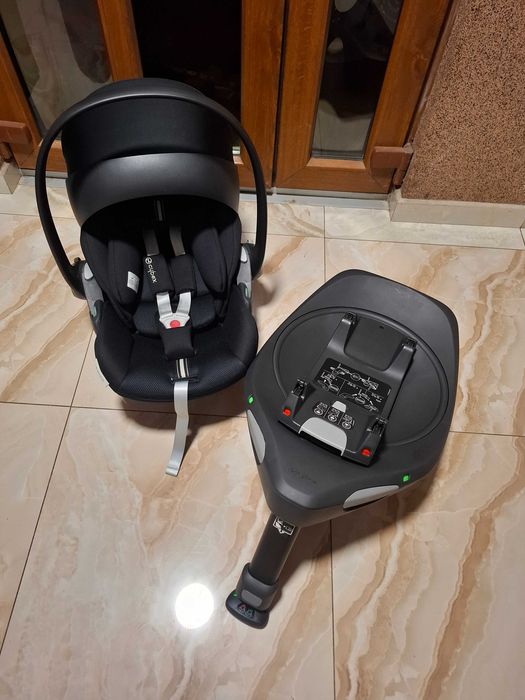 Scoica cybex cloud G i-size plus cu baza isofix rotativ stare impecabilă
