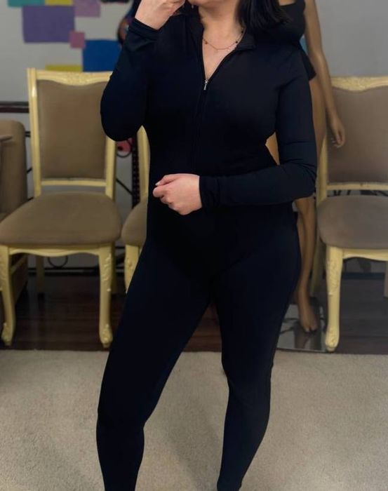 Женский спротивный костюм