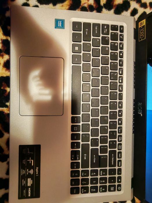 Vând Acer aspire 3