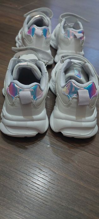 Маратонки за момичета номер 29 и 30