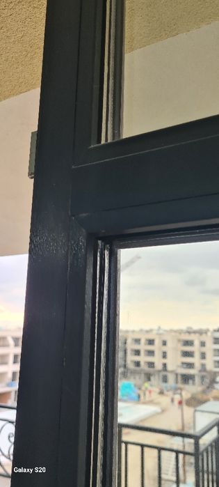 Дограма REHAU (еркерна врата  с прозорец