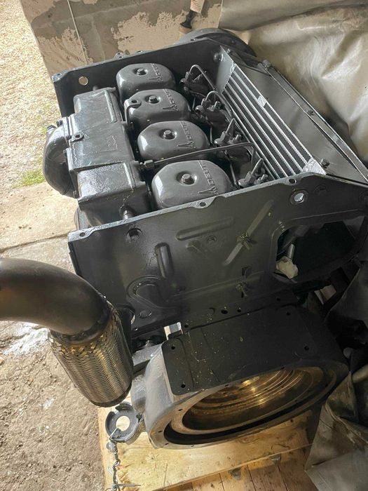 Двигател Deutz F4L912/913 4 цилиндров с въздушно охлаждане