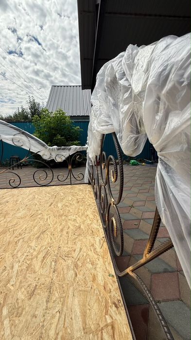 Топчан новый продам срочно