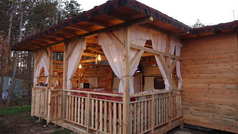 Продавам каравани на морето