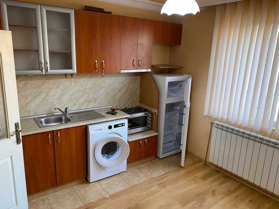 Дава се под наем Тристаен апартамент в Търговище, Център - 76 кв.м за 340 € - Снимка #5
