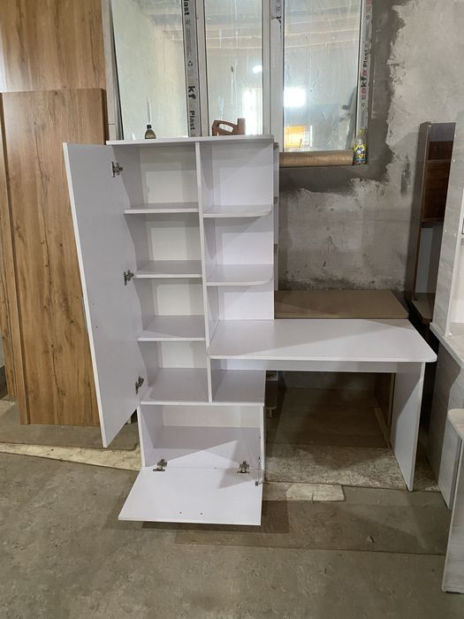 Стол письменный с шкафчиком