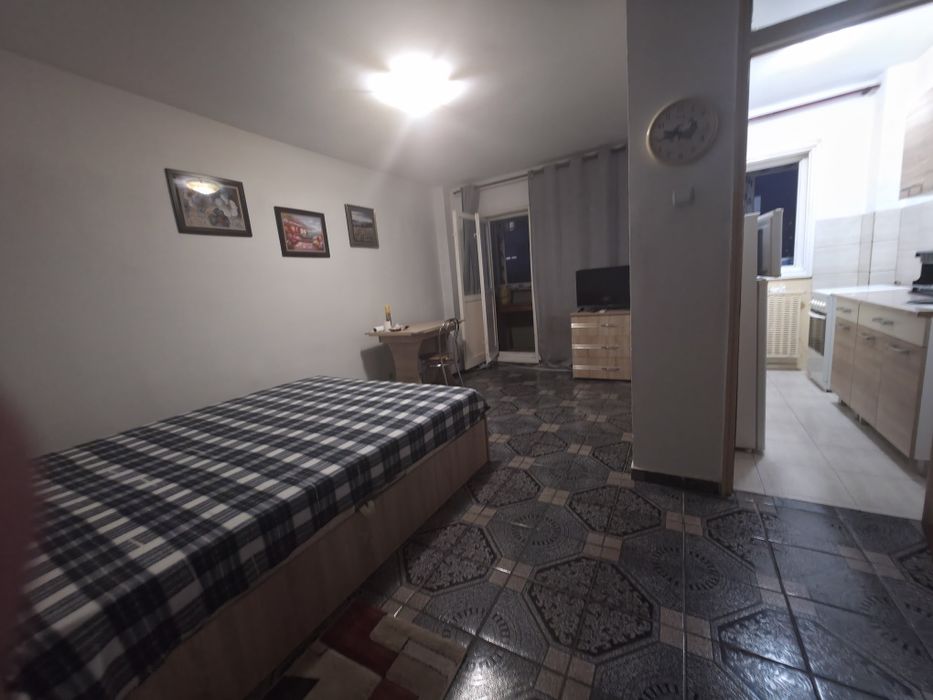 Închiriez garsoniera la 15 min/5km de centru Piața Unirii LIBERA !