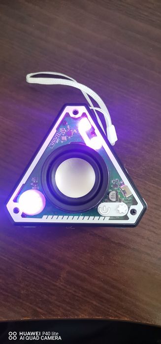 Портативный динамик V2 Speaker