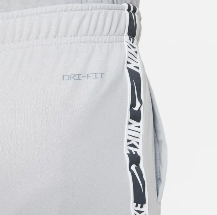 Pantaloni Nike pentru băiat 12-15 ani. Înălțime 147-158 cm