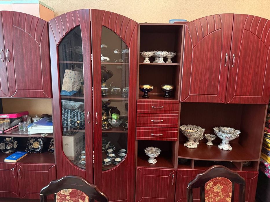 Шкаф ва Ку́рпалар Shkaf va Ko'rpalar