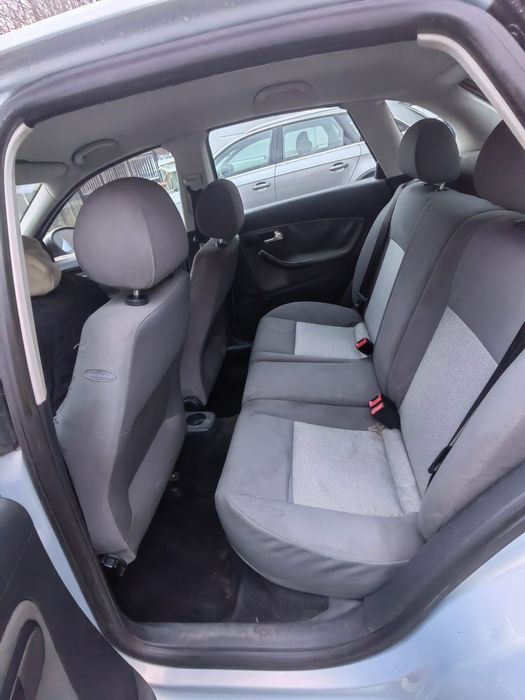 Vând Seat Ibiza, an 2004