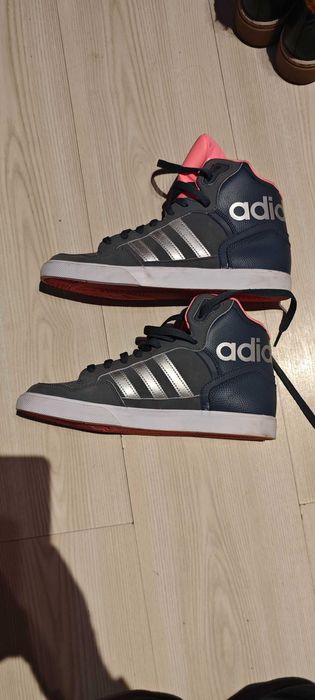 Обувки  adidas 42 номер