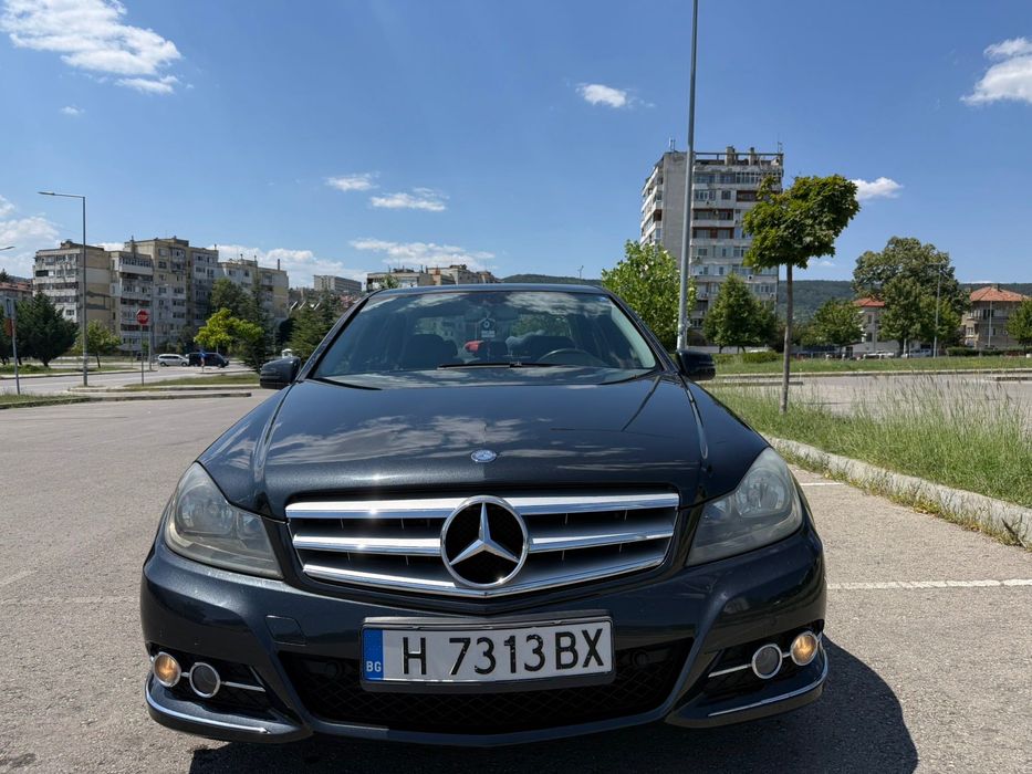Продавам Мерцедес Ц 220