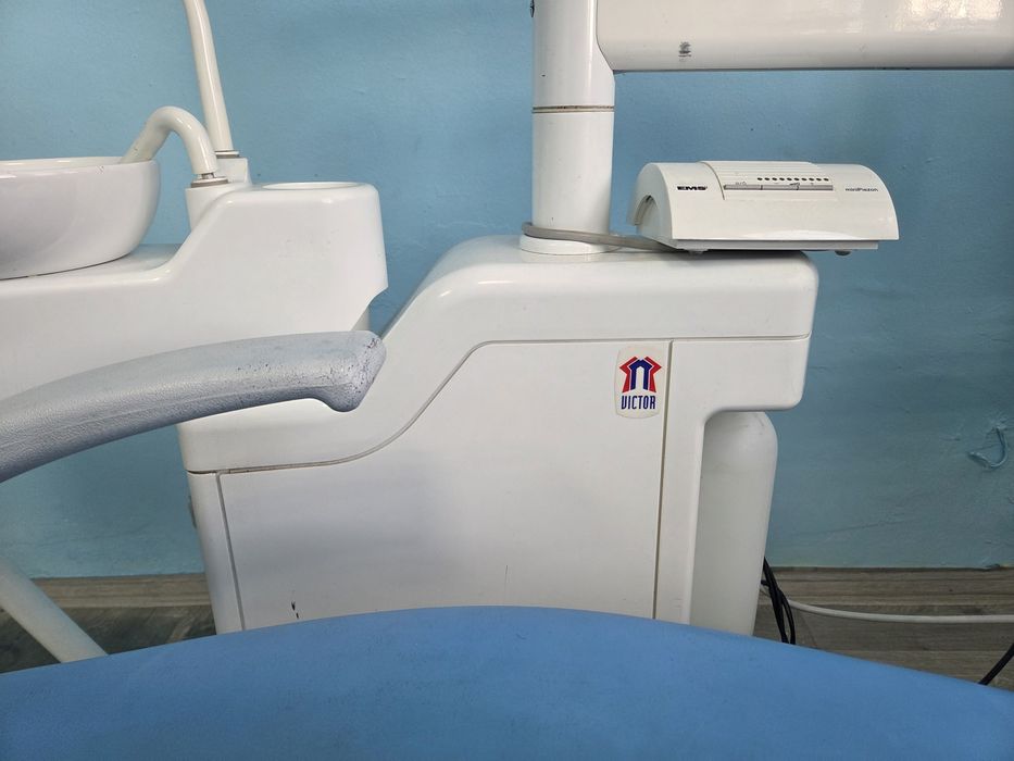 Стоматологичен юнит (отлично състояние)