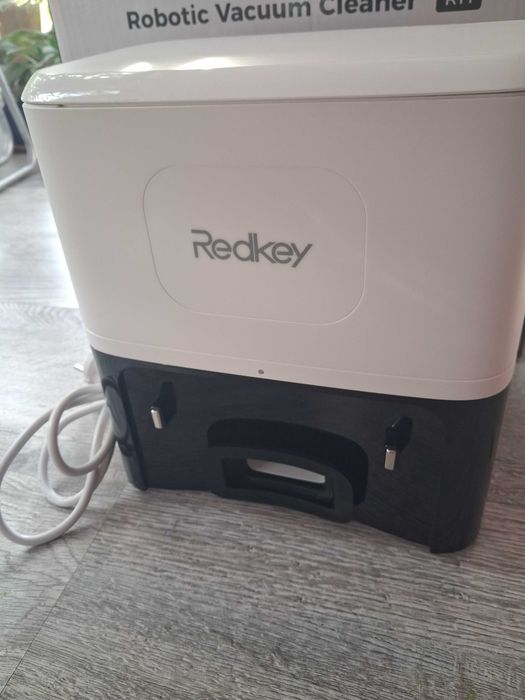 Redkey R11 прахосмукачка робот