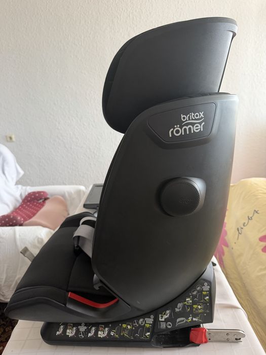 Стол за кола ISOFIX Britax Romer Advansafix IV R Cosmos Black, 9-36 кг
