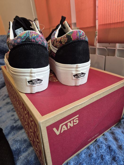 Teniși Vans cu platforma