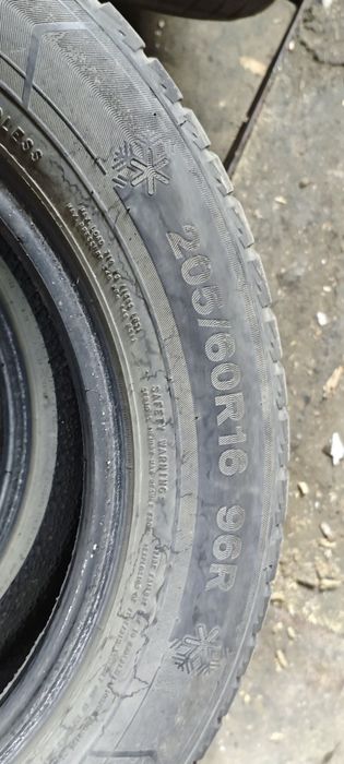Продам зимнюю резину 205/60/16