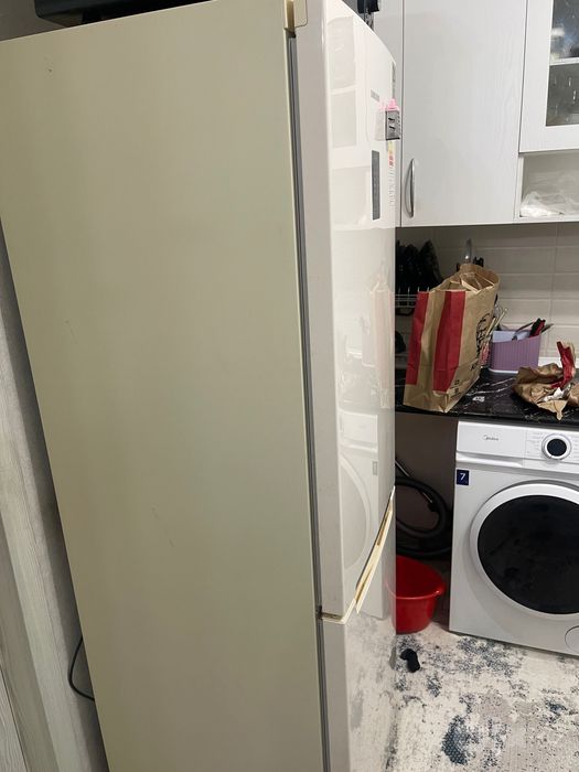 Xaladilnik sotiladi samsung
