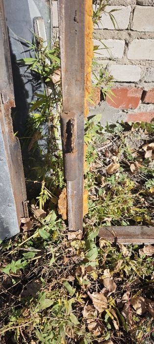 Продам железную дверь