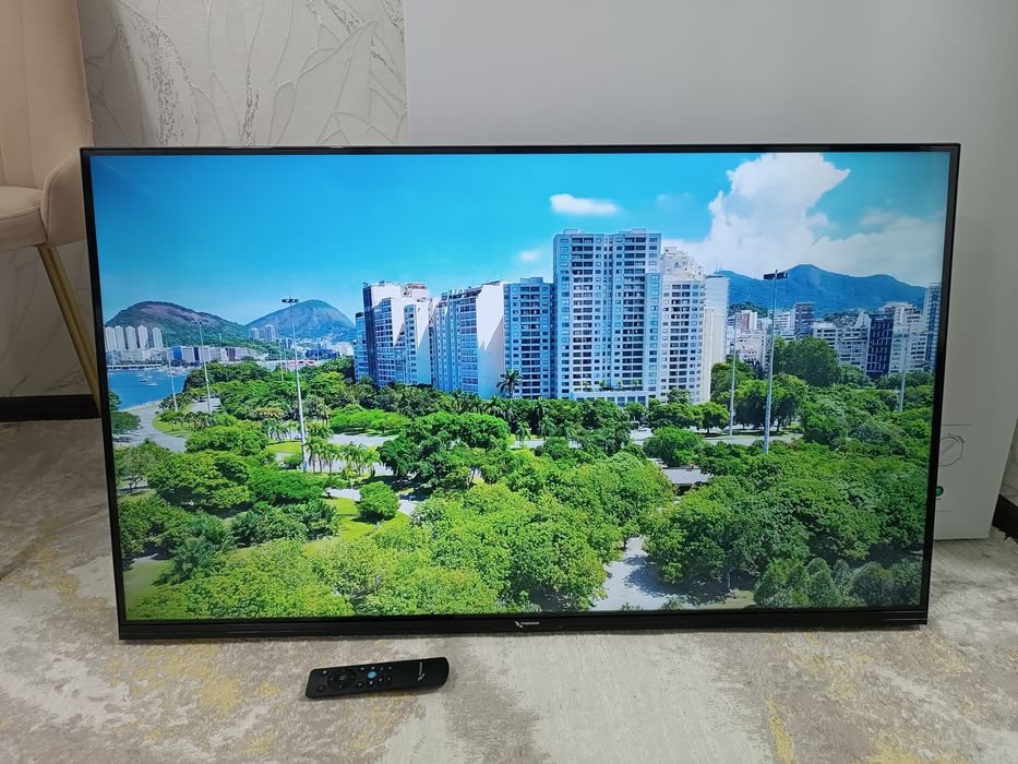 Телевизор 4K Smart TV триколор.