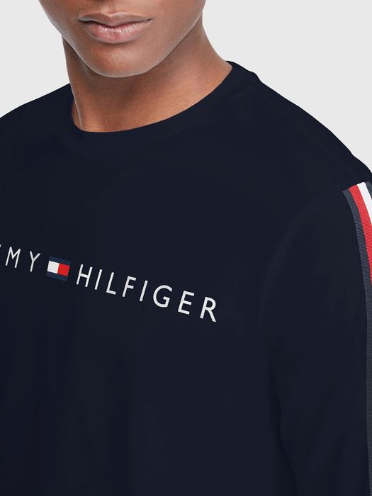 Лонгслив Tommy Hilfiger, новый.