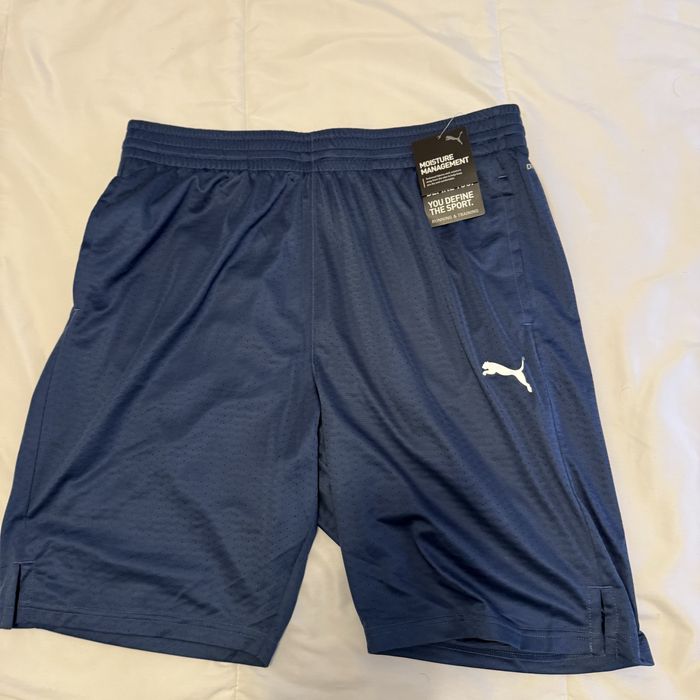 Vand pantaloni scurti  sport