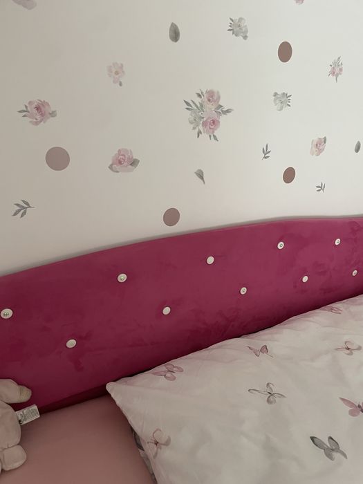 Pat tapițat pentru fete