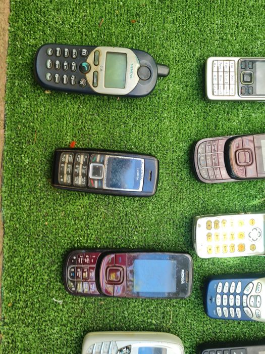 Различни модели телефони една цена