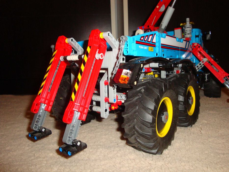 super model Lego Technic motorizat tractiune 6x6 teleghidat 42070