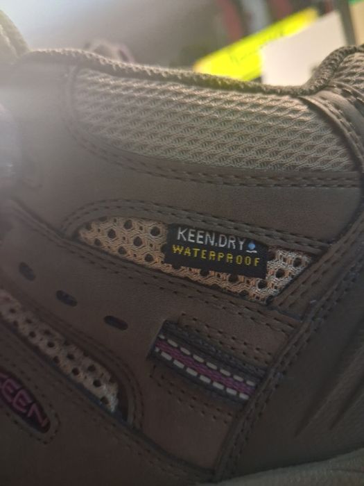 Туристически обувки Keen