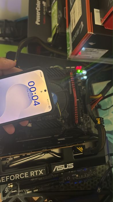 Vand placa video RTX 5060 Asus