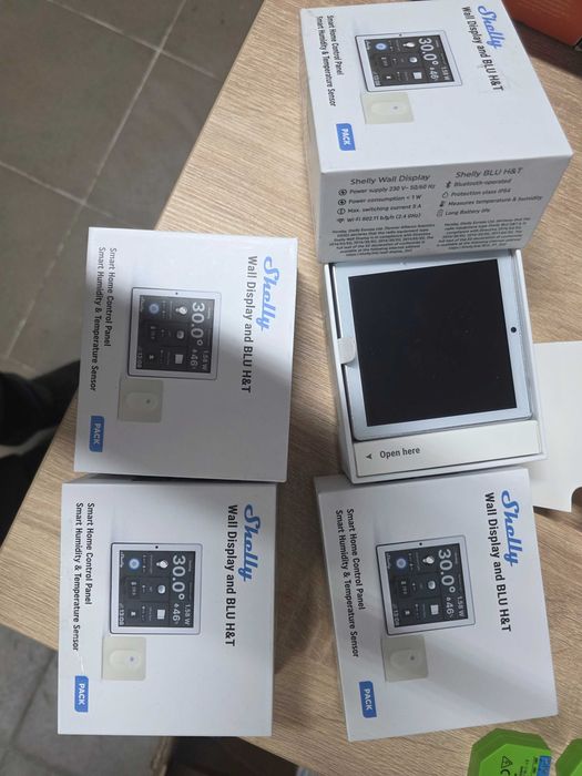 Shelly Wall Display