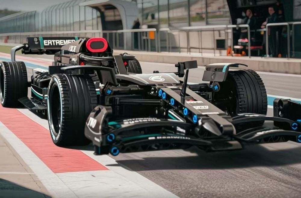 Конструктор лего Формула 1 Mercedec AMG