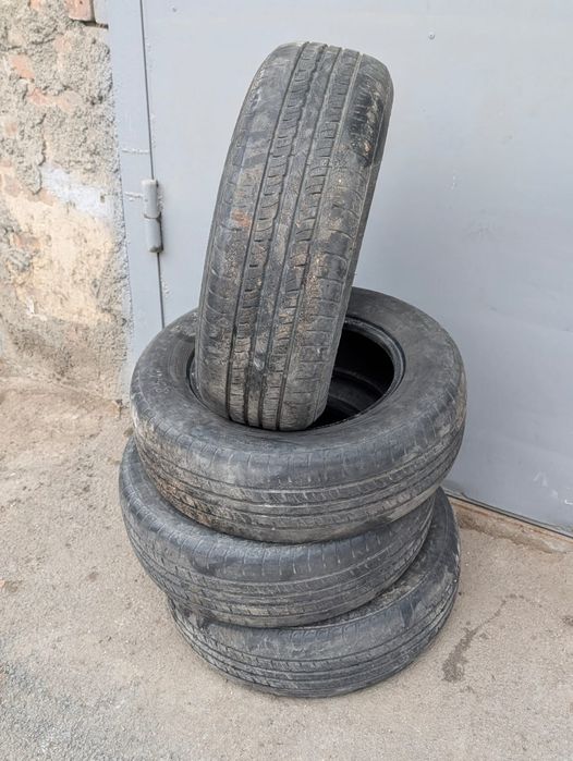 Шины  на  авто 2-х размеров