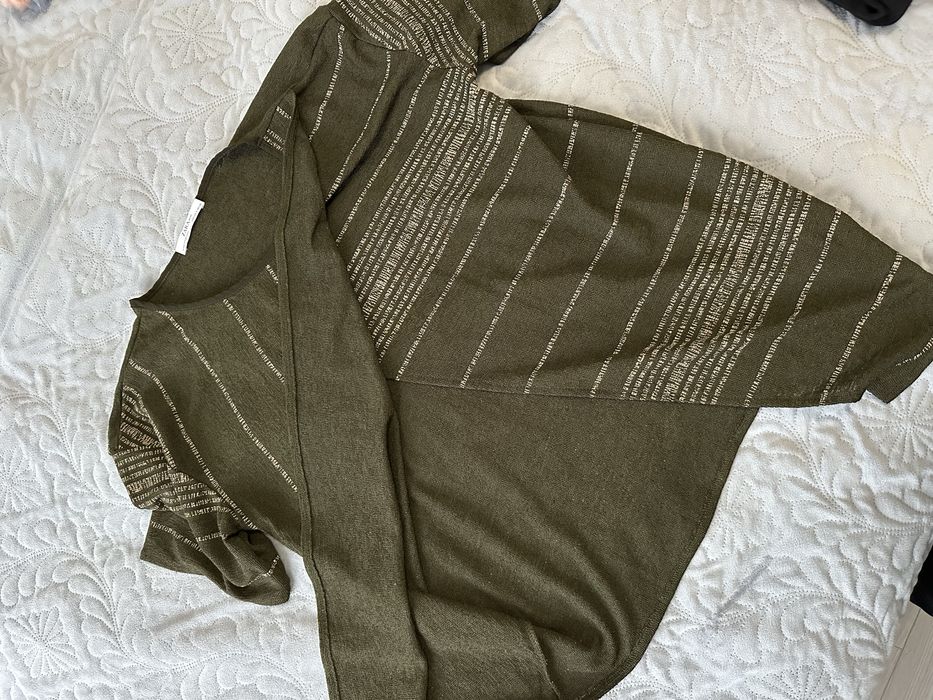 Tricou Zara decupat in fata
