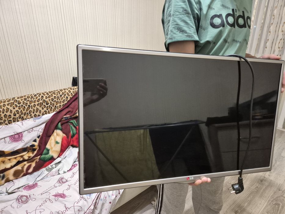 Продам телевизор LG, БЕЗ смарт тв. Полностью рабочий.