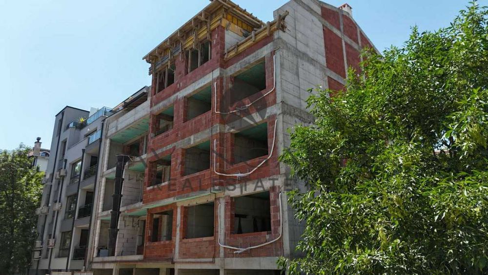 Продава се Тристаен апартамент в Пловдив, Център - 83 кв.м за 1584 €/кв.м - Снимка #2