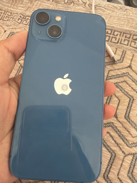 Продаю Iphone 13