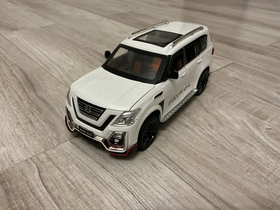 Машины игрушки, огромные