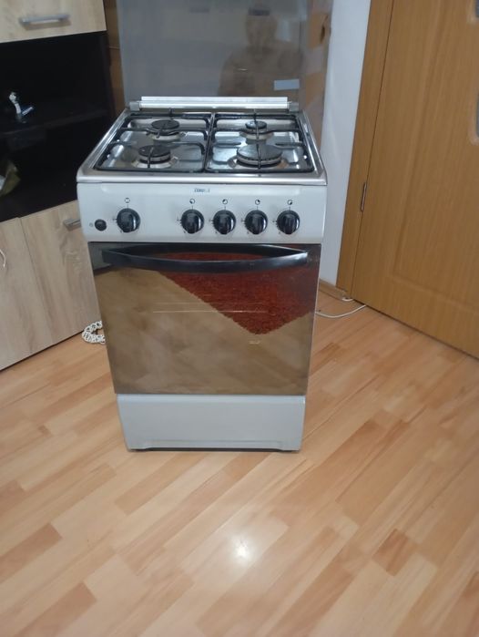 Aragaz zanussi .